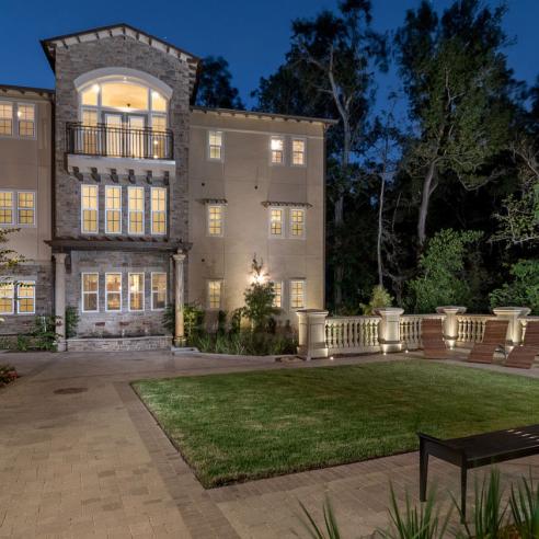 Tuscana Luxury Apartments Exterior View 4